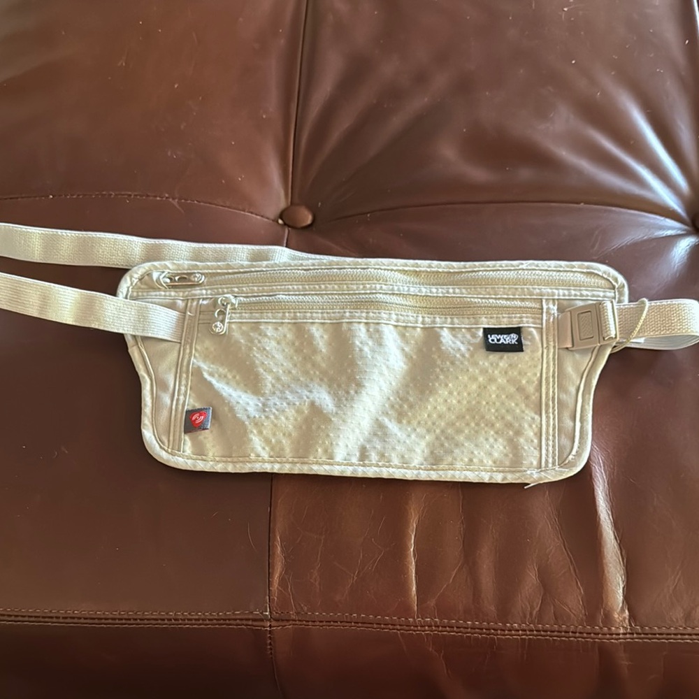 Lewis and Clark Gray Belt Bag w Zipper